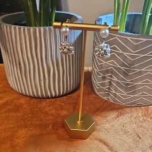 Elegant Pearl Cluster Earrings